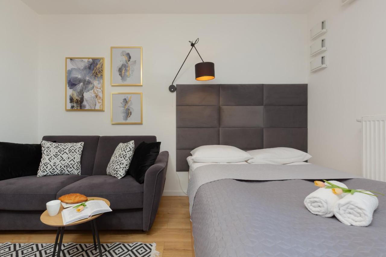 Warsaw Praga Kokoryczki Apartments With Parking By Noclegi Renters Екстер'єр фото